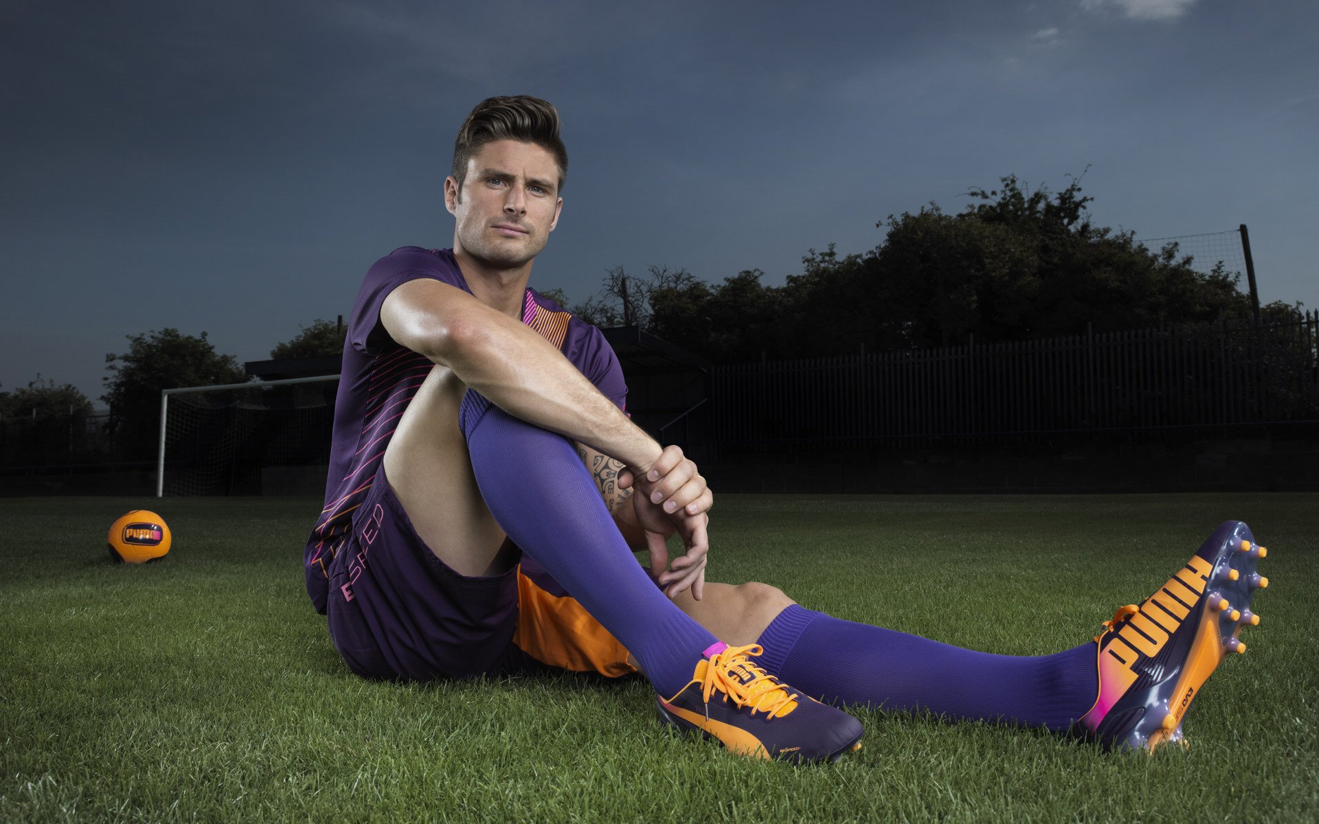 乐鱼体育平台app下载-利物浦快速转换打出立体进攻体系，利物浦的战术打法