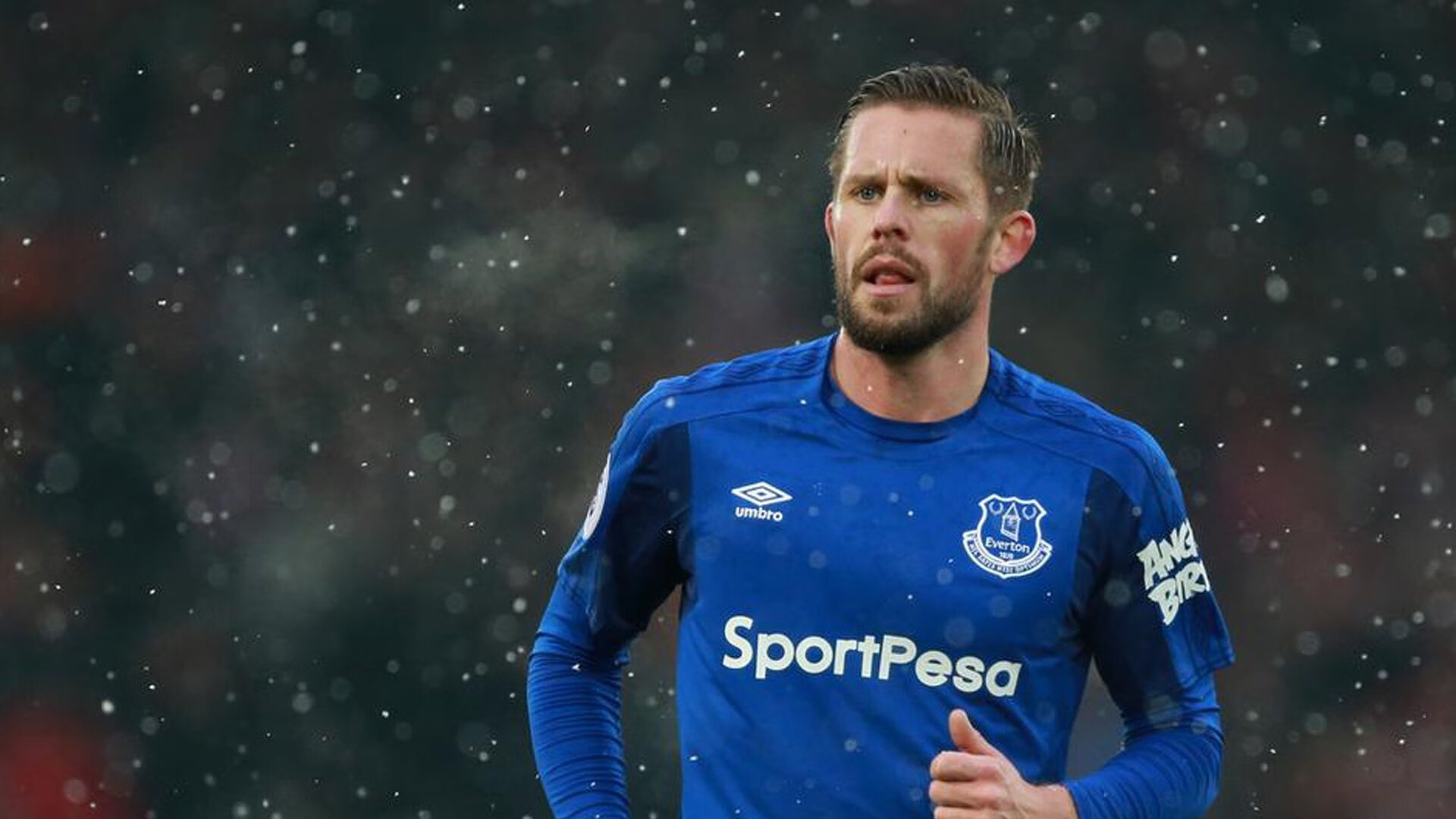 拜仁主场大胜锁定半程冠军，拜仁提前34轮夺冠