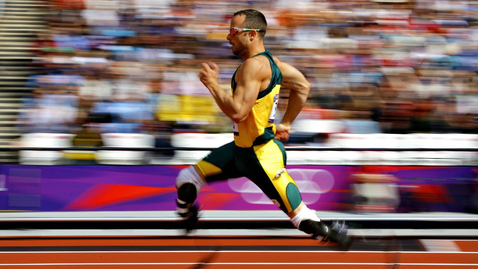 比赛临近气氛紧张训练节奏与战术模拟进入高频冲刺阶段，比赛紧张怎么描述比较好